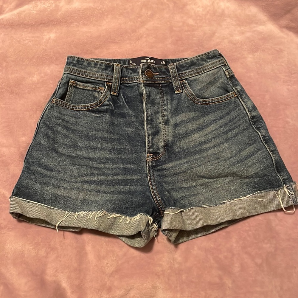 Hollister High-Rise Mom Shorts